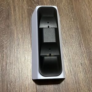 Charging dock for p5